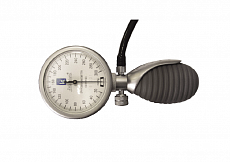 Течеискатель с манометром и с комплектом адаптеров